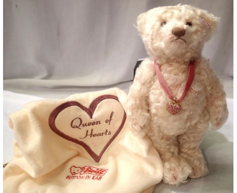 Steiff bear: Diana, Queen of Hearts in pale pink, H: 27 cm, limited edition 0003/1500 with certificate, carry bag and box, ex