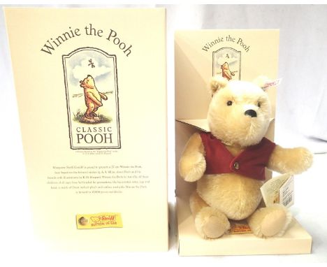 Steiff Bears, Winnie The Pooh, limited edition 6262/10,000, H: 27 cm, boxed, excellent condition. P&amp;P Group 1 (£14+VAT fo