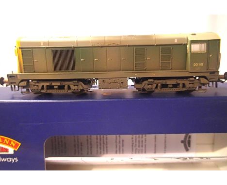 Bachmann 32-034A class 20 diesel 20141, green and weathered. In excellent condition, box has storage wear. P&amp;P Group 1 (£