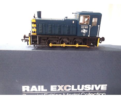 Bachmann 31-360Y, class 03 diesel D03160, blue and wasp stripes. In excellent condition, boxed. P&amp;P Group 1 (£14+VAT for 