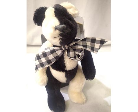 Merrythought bear, Chess, limited edition 256/750, H: 26 cm, with tags, excellent condition. P&amp;P Group 1 (£14+VAT for the