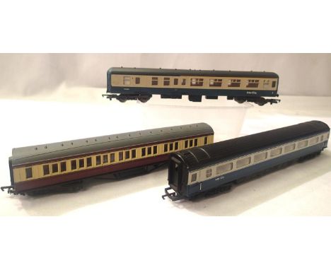 Three OO scale coaches; Lima, Mainline and Hornby. In very good condition and unboxed. P&amp;P Group 1 (£14+VAT for the first