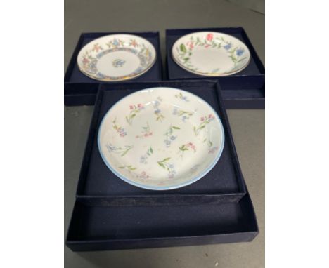 Three Royal Worcester pin dishes to include Arcadia Forget me Not Mayfield, boxed 