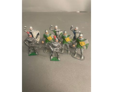 A small selection of eight vintage Knight themed lead soldiers.