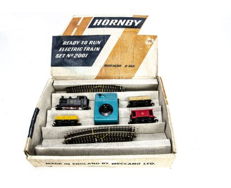 A Boxed Hornby-Dublo 00 gauge 2-rail ref 2001 'Starter' Train Set, including black 0-4-0T Locomotive 69550 with yellow-printe