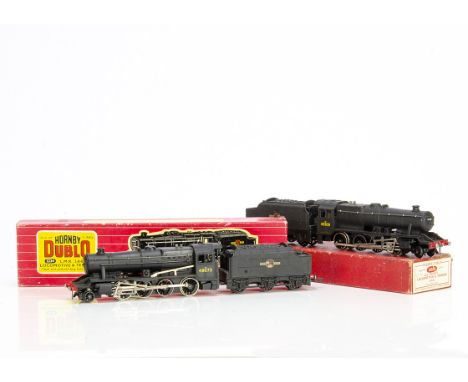 Boxed Hornby-Dublo 00 gauge 2-rail '8F' class Steam Locomotives, ref 2225 '8F' no 48109 and ref 2224 loco no 48073, both VG-E
