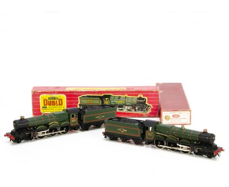 Boxed Hornby-Dublo 00 gauge 2-rail 'Castle' class Steam Locomotives, ref 2220 'Denbigh Castle' no 7032 and ref 2221 'Cardiff 