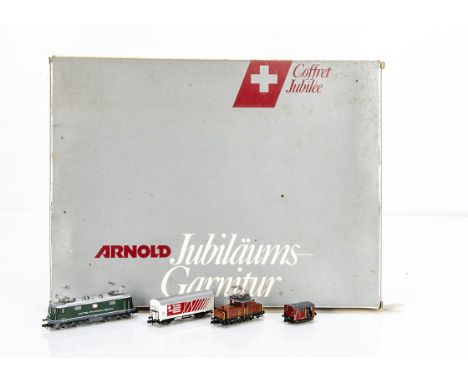 Arnold Continental N Gauge Jubilee Set, a boxed set Jubilaums Garnitur 0215 700 Years of Switzerland, includes three locomoti