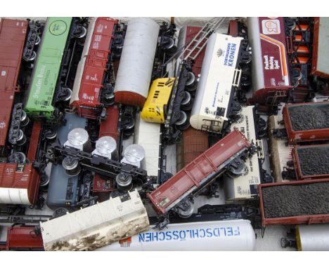 Vintage Märklin HO gauge 3-rail Continental Freight Stock, all unboxed, including Feldschlossenbier tanker, Staufen-Brau and 