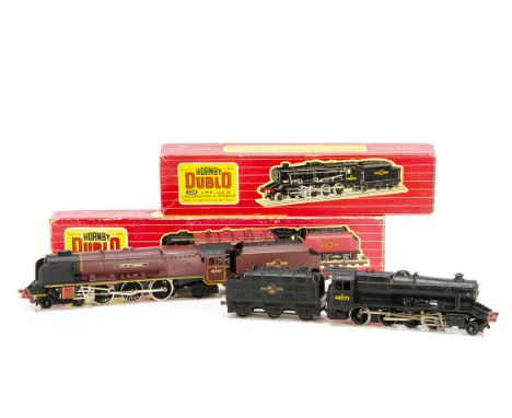 Boxed Hornby-Dublo 00 gauge 2-rail Steam Locomotives, ref 2224 '8F' no 48073 in BR black, G-VG, very slight paint loss from t