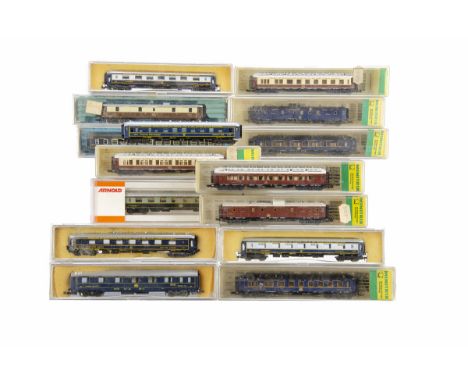 Compagnie Des Wagons Lit N Gauge Coaches, mainly cased, coaches in blue livery Arnold 3908, Lima for Wrenn 333 (2 one uncased