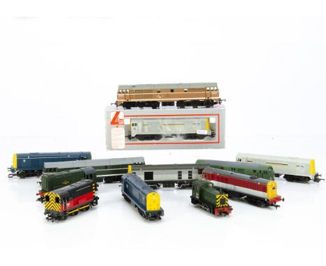 OO Gauge Diesel Locomotives, examples by Lima a boxed 205066A5 Class 2014 in RFS livery together with another unboxed and oth