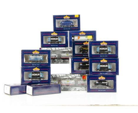 Bachmann OO Gauge Tank Wagons, all boxed two sets of three 37-665 BP silver (2), 14 Ton examples 37-654 RONUK (4), 37-653 BUR