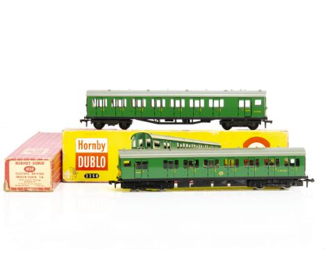 Boxed Hornby-Dublo 00 gauge 2-rail Southern Region Electric Multiple Unit, comprising motor and trailing cars both in BR (SR)