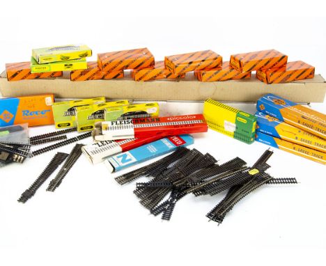 N Gauge Track, various items including Italian made flexi track by GT  (48 lengths each 74cm long),  boxed Fleishmann 9119 tr
