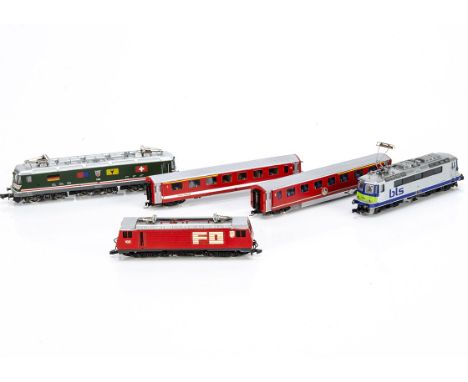 Continental N Gauge Electric Locomotives, two cased examples Minitrix 12781 Re 420 of the BLS in silver and blue livery and H