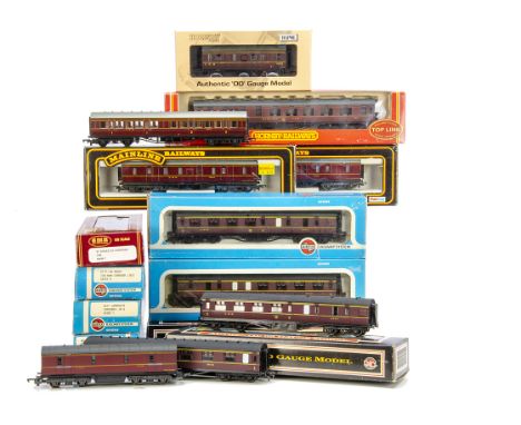 OO Gauge LMS Maroon Coaches, various examples a boxed Hornby (China) R4095 68ft dining car and Hornby Dapol HM002B R32903 Sto