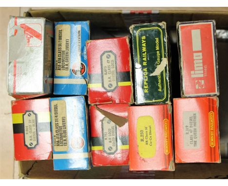 Locomotives: Ten boxed OO gauge diesel locomotives, comprising: Hornby, Airfix, Lima and Replica Railways. (10)