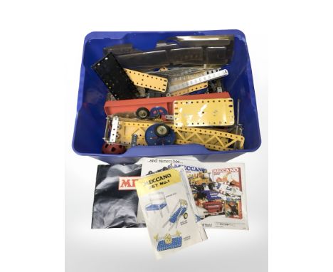 A quantity of Meccano. (1 box)