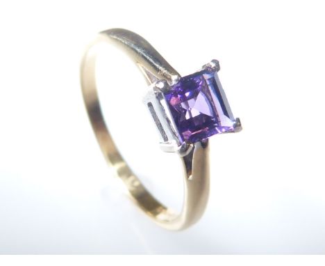 18ct gold and amethyst ring, size O½