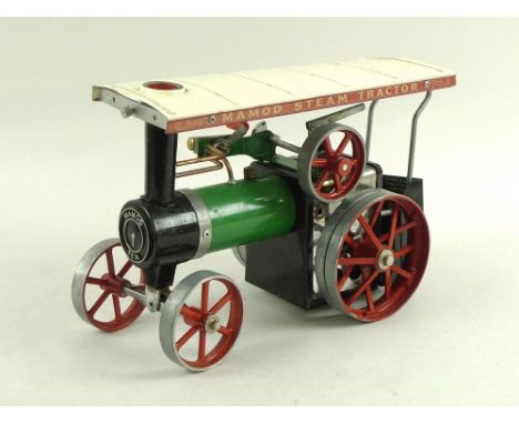 A Mamod Steam Roadster, SA1, boxed, together with a Mamod Steam Traction Engine, TE1a, boxed. (2)