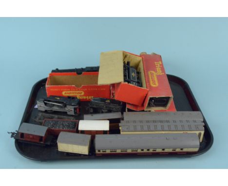 Various Triang boxed and loose carriages (all playworn) plus a boxed R.52 class 3F tank lock in good order