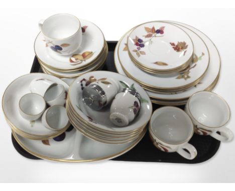 38 pieces of Royal Worcester Evesham tea and dinner china.