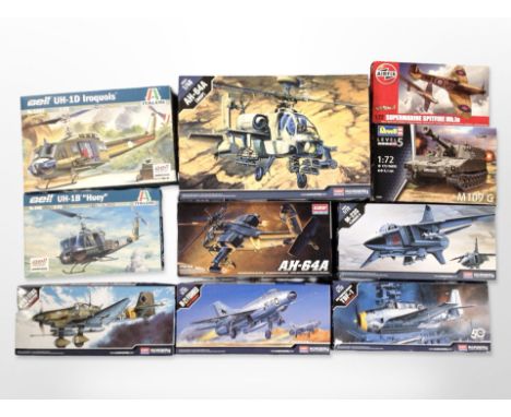 Ten Revell, Air Fix and other aircraft scale modelling kits, Star Wars X Wing fighter model, boxed (10)