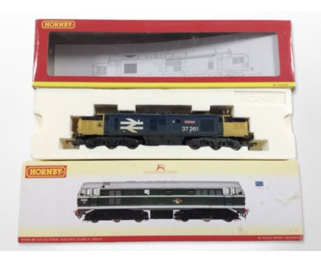 A Hornby R2420 BR CO-CO diesel electric class 31 D5512 00 gauge locomotive and further Hornby R2472B BR CO-CO diesel electric