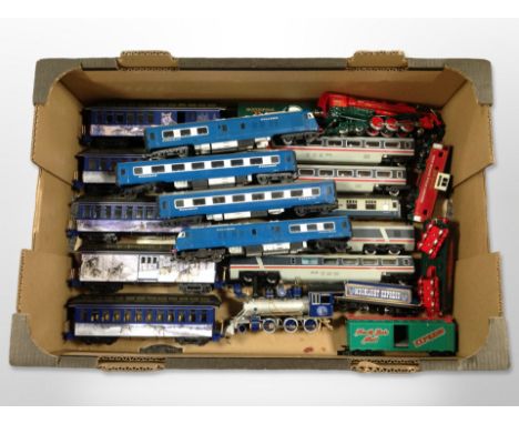 A collection of 00 gauge locomotives and passenger cars, including Tri-ang, Franklin Mint, Bachmann, etc. (1 box)