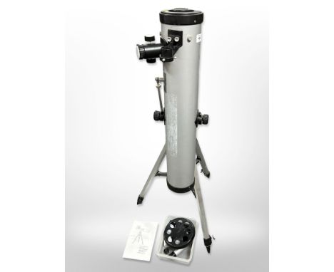 A Seben model 76700 telescope on tripod stand, with lenses and instructions 
