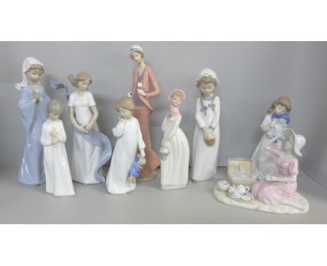Nine Nao figures 