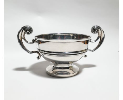 1920's twin handled basin by Walker and Hall Sheffield hallmarks 1924 10.25 troy ozs