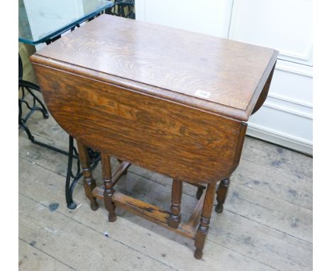 2' oak gate leg table on turned legs 