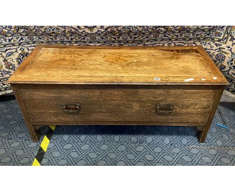 VINTAGE OAK BLANKET BOX