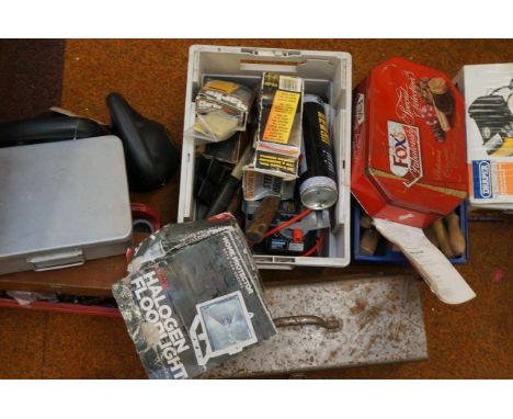 Collection of tools to include wood working tools & 2 kettle bells 