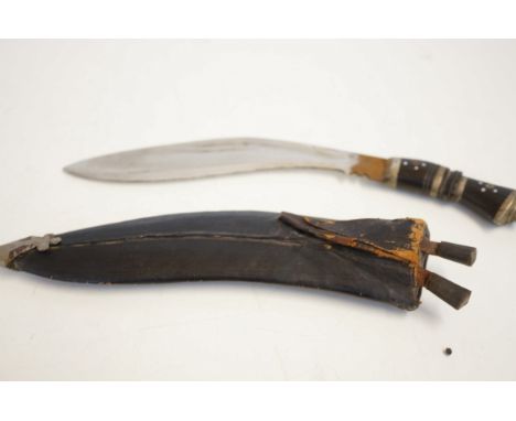 Kukri knife, 2 skinners & scabbard 