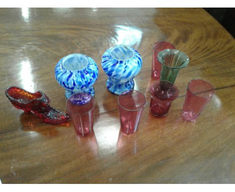 including&nbsp;a set of 4 ruby glasses, a green tulip vase and a shoe ornament (9)