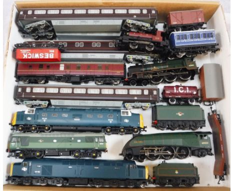A COLLECTION OF HORNBY, BACHMANN 00 GAUGE LOCOMOTIVES including a Hornby Mallard, tenders and rolling stock (all unboxed)
