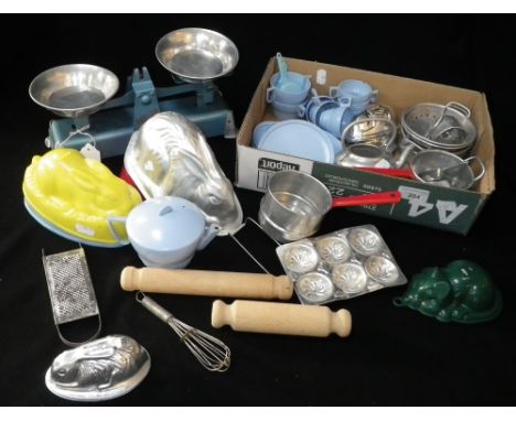 A COLLECTION OF VINTAGE TOY COOKING EQUIPMENT including pots, pans and accessories