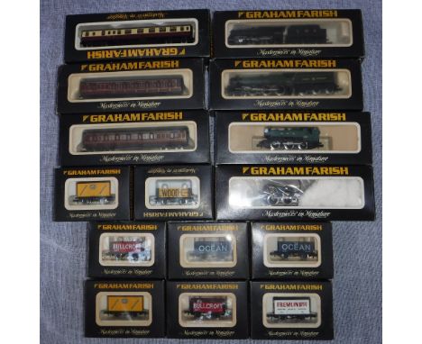 GRAHAM FARRISH: A COLLECTION OF BOXED N GAUGE LOCOMOTIVES, carriages and rolling stock including a Great Western Raveningham 