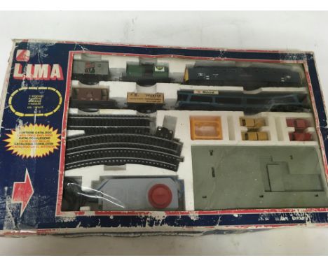 Lima railways, OO scale, Diesel locomotive and goods wagons, motorail