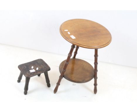 Late 19th / Early 20th century Mahogany Circular Lamp or Side Table raised on three turned ringed legs with undershelf, 54cm 