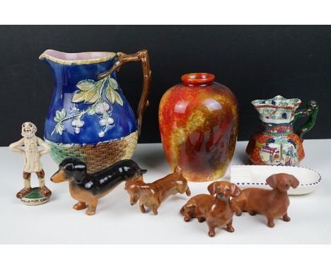 Mixed ceramics, 9 pieces, to include a Royal Doulton Flambe vase (16cm tall), 19th century majolica jug with moulded blackber