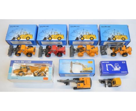 Collection of diecast Volvo plant models to include 4x 1/50 scale BM L180C with various configurations by Scoop (see photos, 