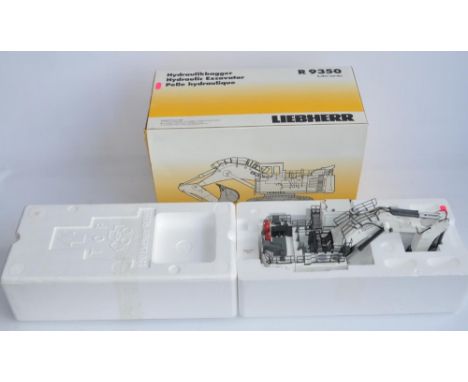 Boxed highly detailed NZG 1/50 scale diecast Liebherr R9350 Litronic Hydraulic Excavator model (Art No 662) in excellent/near