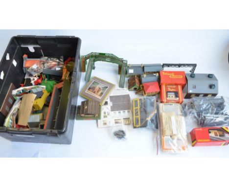 Extensive collection of OO/HO gauge model railway scenic accessories to include unbuilt card buildings, platforms, plastic an