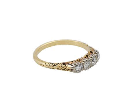   Ring mit 4 Diamanten zus. ca. 0,5 ct,  Brillant- und Übergangsschliff, ca. LGW (I)/SI, GG 14K, RW: 57, 1930er Jahre, leicht