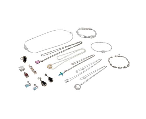   Schmuckkonvolut 15-teilig,  Silber, 103 g, Händlerkonvolut bestehend aus 1 Ring, 3 Armbändern, 2 Paar Ohrringen, 3 Anhänger