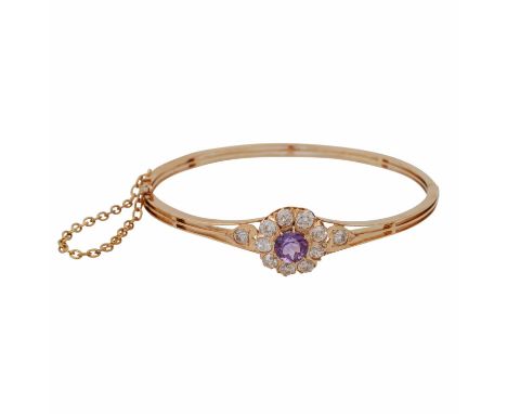   Armreif mit Amethyst und 11 Altschliffdiamanten  zus. ca. 1,5 ct, WEISS-LGW (H-J)/SI-P1, Roségold 18K, 15,9 g, um 1890, seh